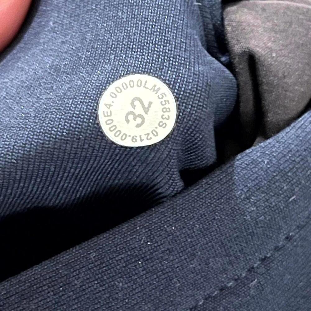 Lululemon Men's Straight Leg Slim Fit Pants True Navy Blue Size 32 - Picture 3 of 3